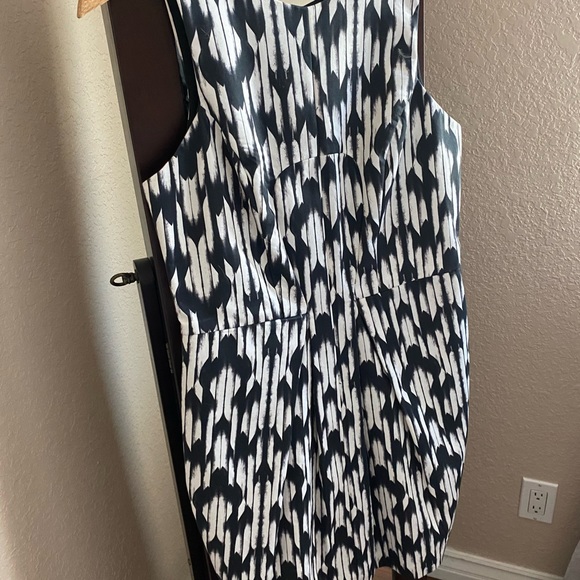 Gorgeous Talulah designer dress size small - Picture 6 of 6